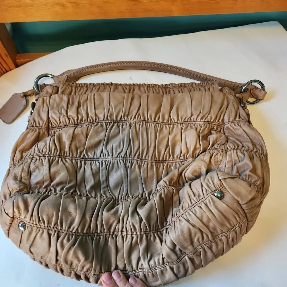 PRADA MATELASSÉ Leather Flap Hobo bag in GUC